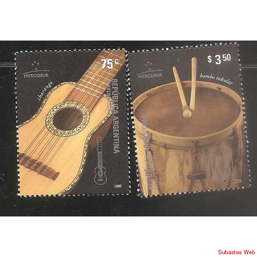 ARGENTINA 2006(2772-73) MERCOSUR: INSTRUMENTOS MUSICALES