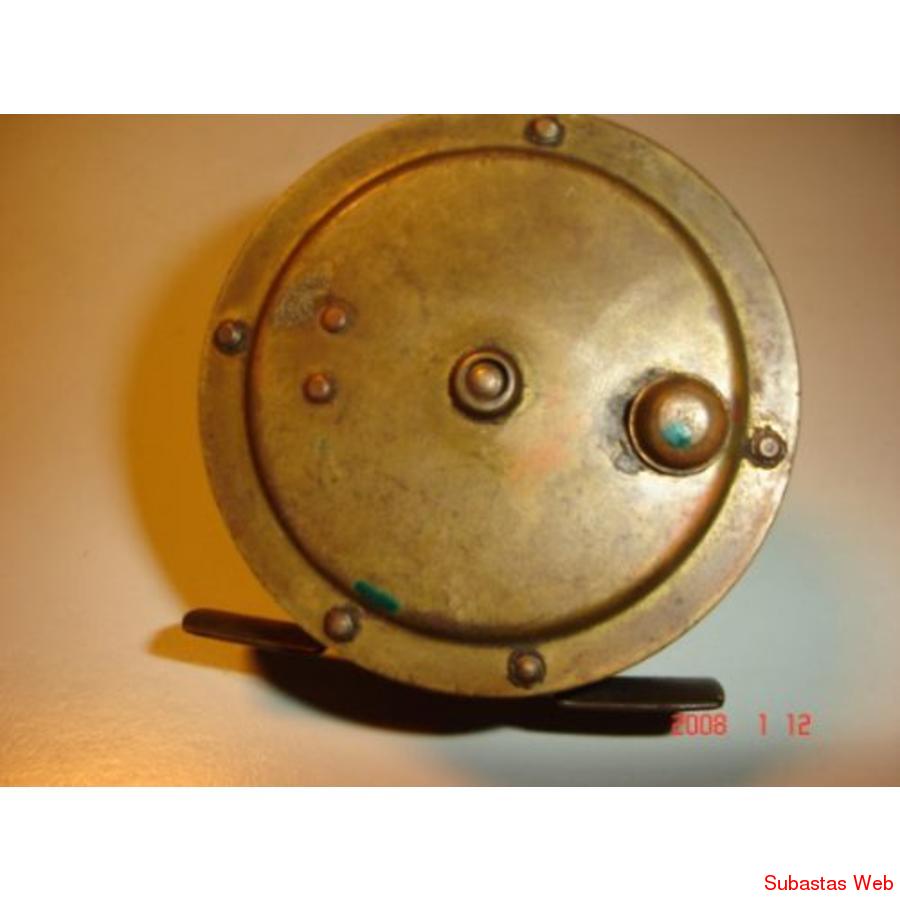 Reel Budak todo de bronce Industria Argentina. Muy Antiguo