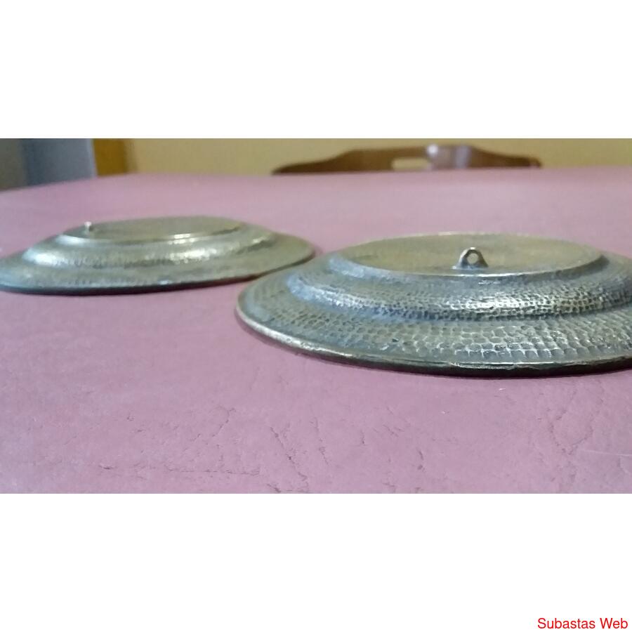 Plato De Bronce (el Par) Con Relieve 0pilarsur