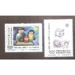 ARGENTINA 1979(1208-9) AÑO DEL NIÑO Y LA FAMILIA MINT