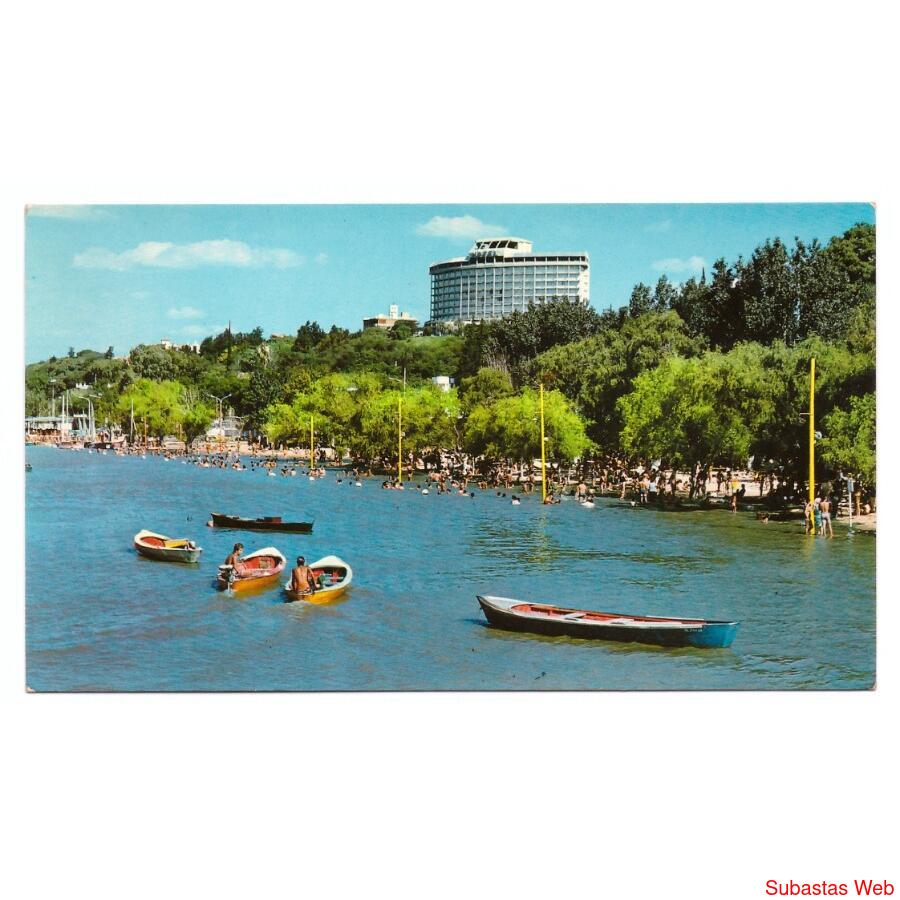 ARGENTINA // PARANÁ - Entre Ríos // Balneario sobre el río P